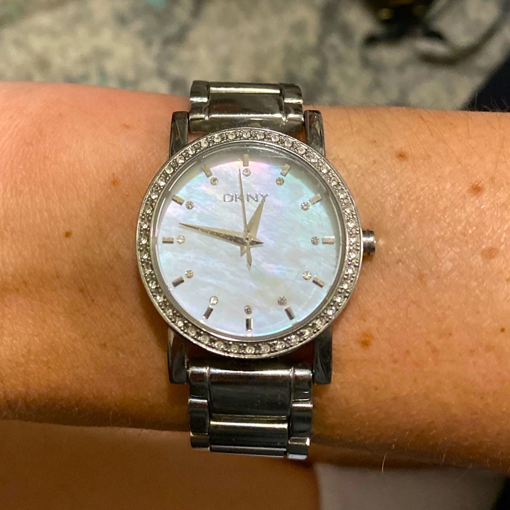 DKNY Women’s Silver Watch Quartz